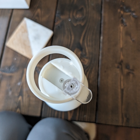 Gymshark Whitney Simmons collection water bottle - Picture 4 of 5